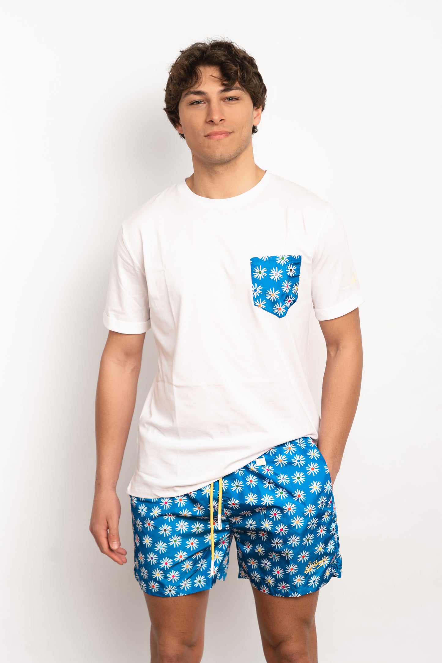 Blossom - T-shirt bianca fantasia taschino margherite