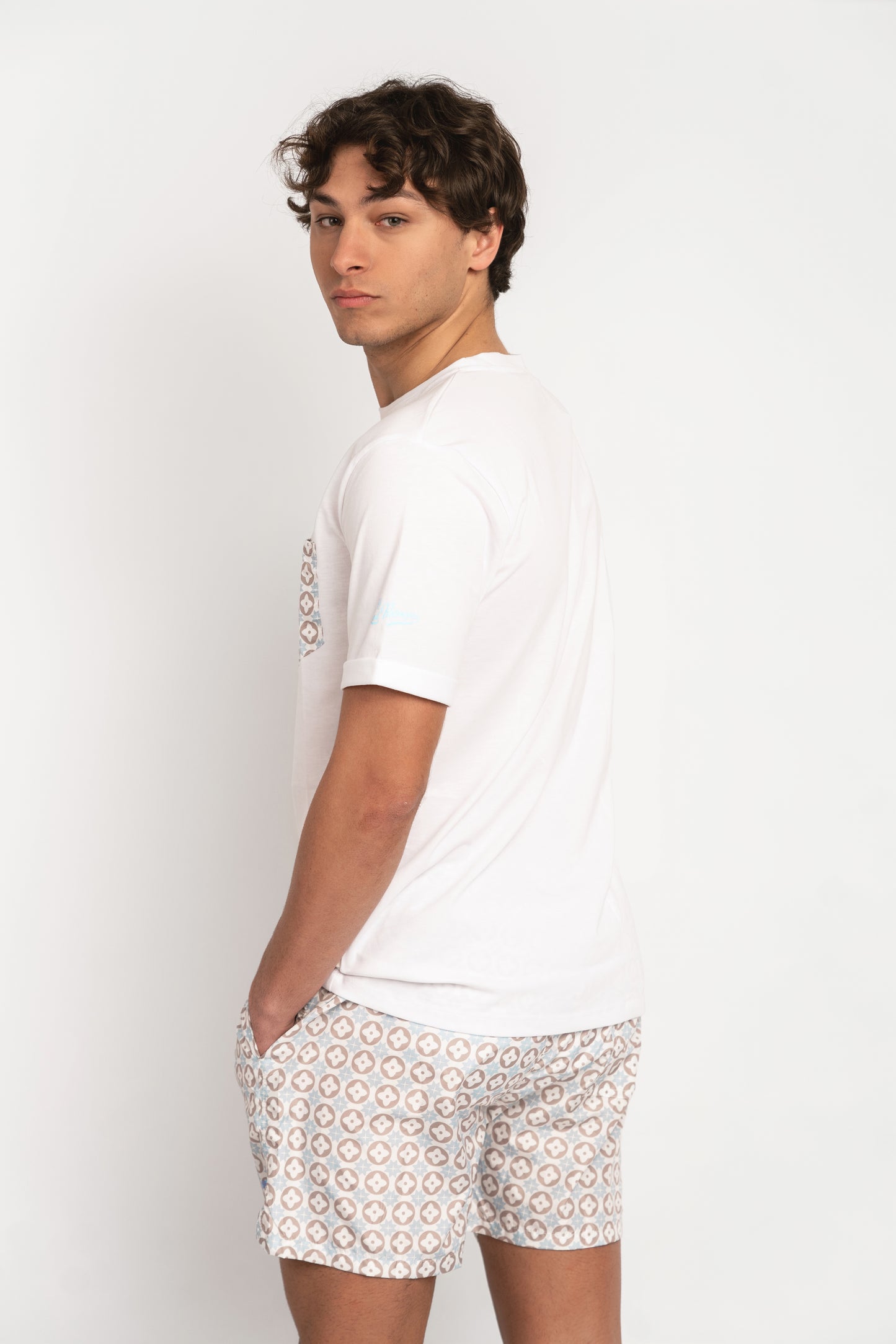 Dattilo - T-shirt bianca fantasia taschino maioliche